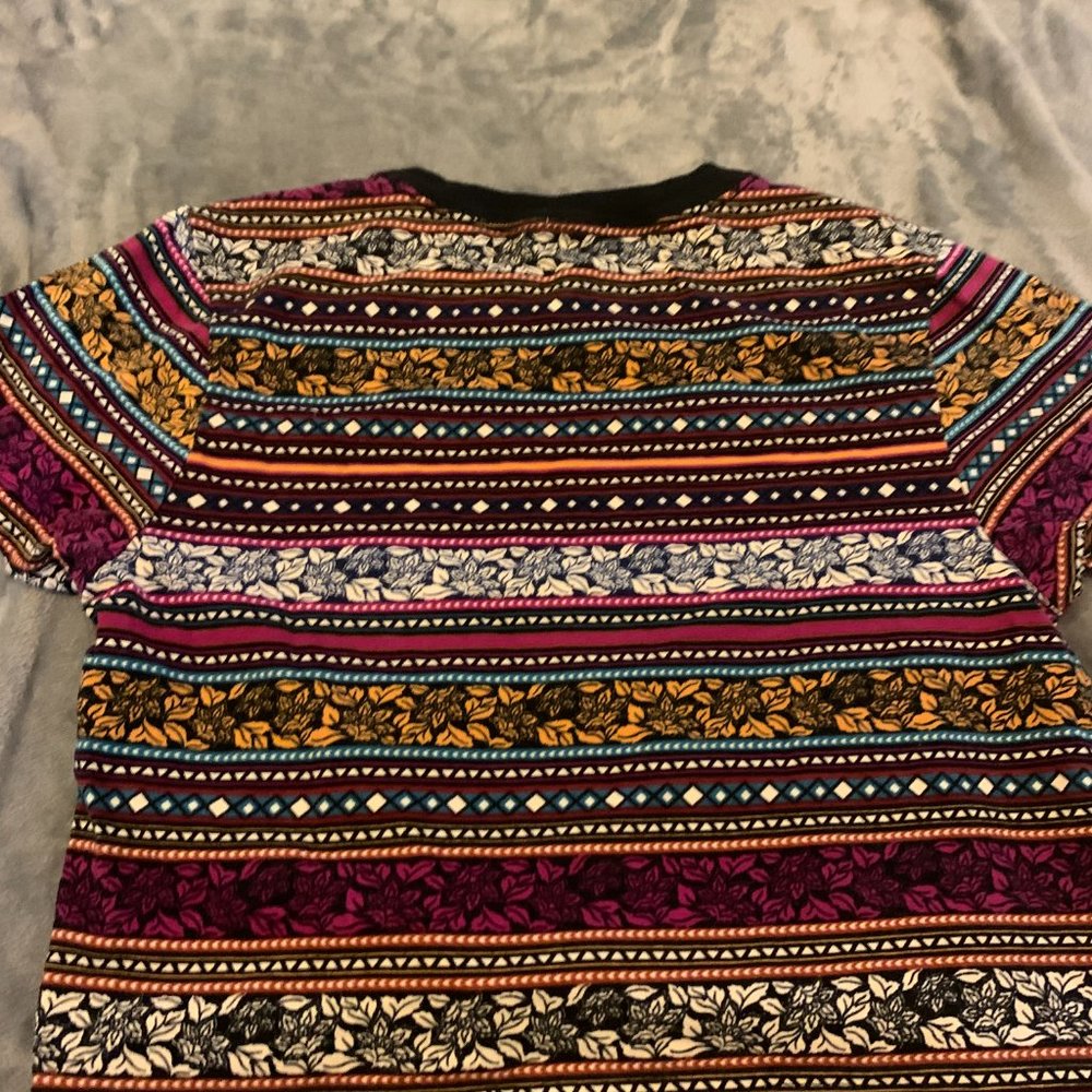 Retro Multi-Colored Patterned Tee - Picture 4 of 4